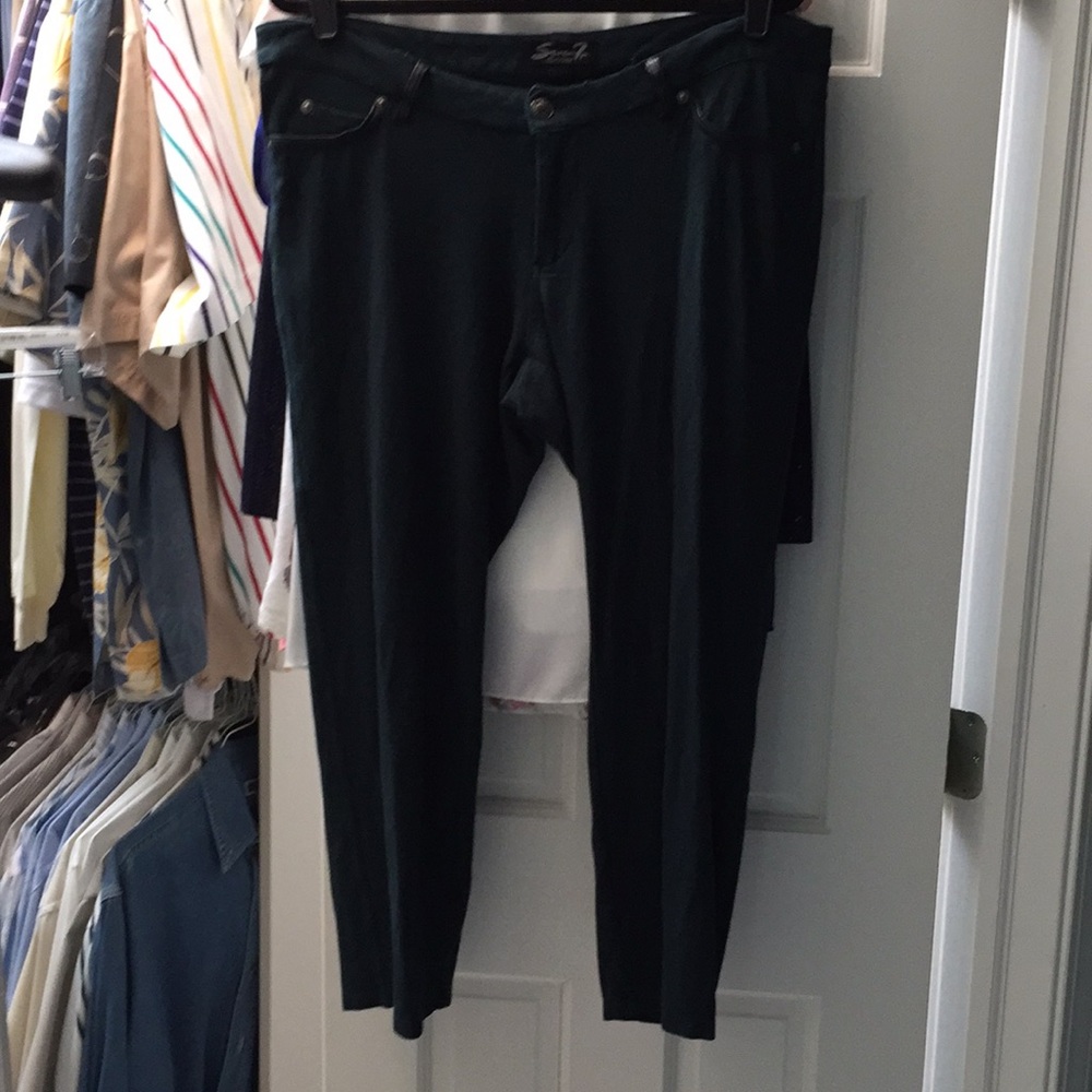 Seven jeans hunter green skinny pant. Size 14.
